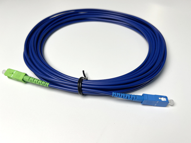 Glasfaser-Patchkabel, optisches Kabel, Glasfaser-Jumper, gepanzert mit SC APC- auf SC UPC-Anschluss, G657A1, Singlemode-Glasfaser, LSZH, 0,5 m, 1 m, 3 m, 5 m, 10 m lang