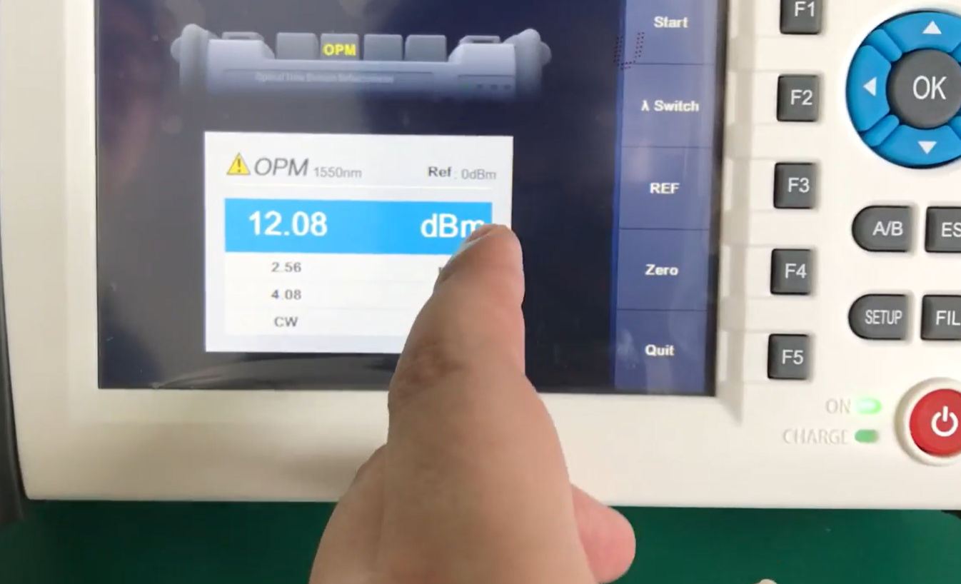 8000MAX OTDR checking 10dBm live signal by OPM