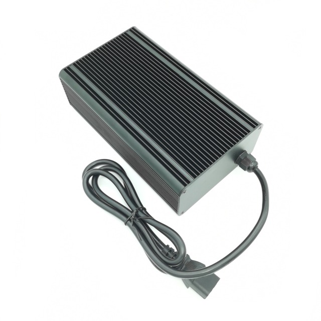 Smart Waterproof design 73V 5A LiFePO4 battery charger 60V 20S LiFePO4 Battery charger Electric Scooter E-bike motorcycle