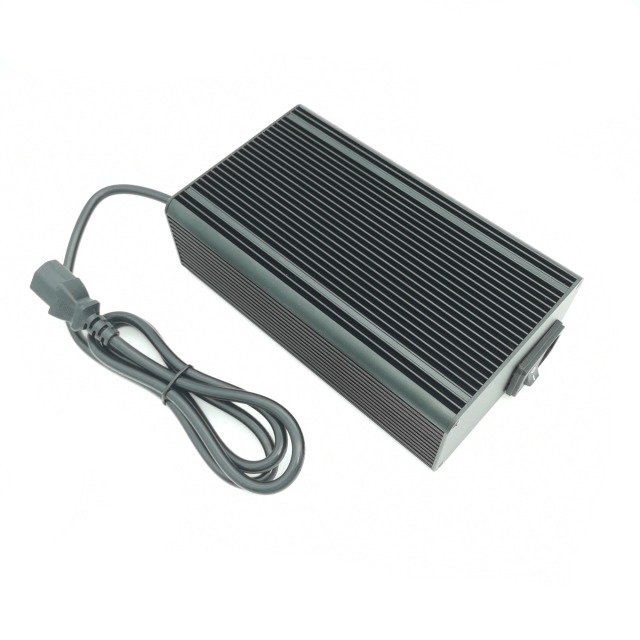 Smart Dustproof design 71.4V 4A Lithium battery charger For 60V 17S Li-ion Battery charger Electric Scooter E-bike motorcycle