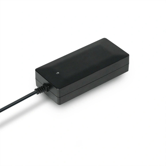 Smart charger 12.6V 6A Lithium battery charger For 12V 3S Li-ion Battery charger Electric Scooter E-bike motorcycle