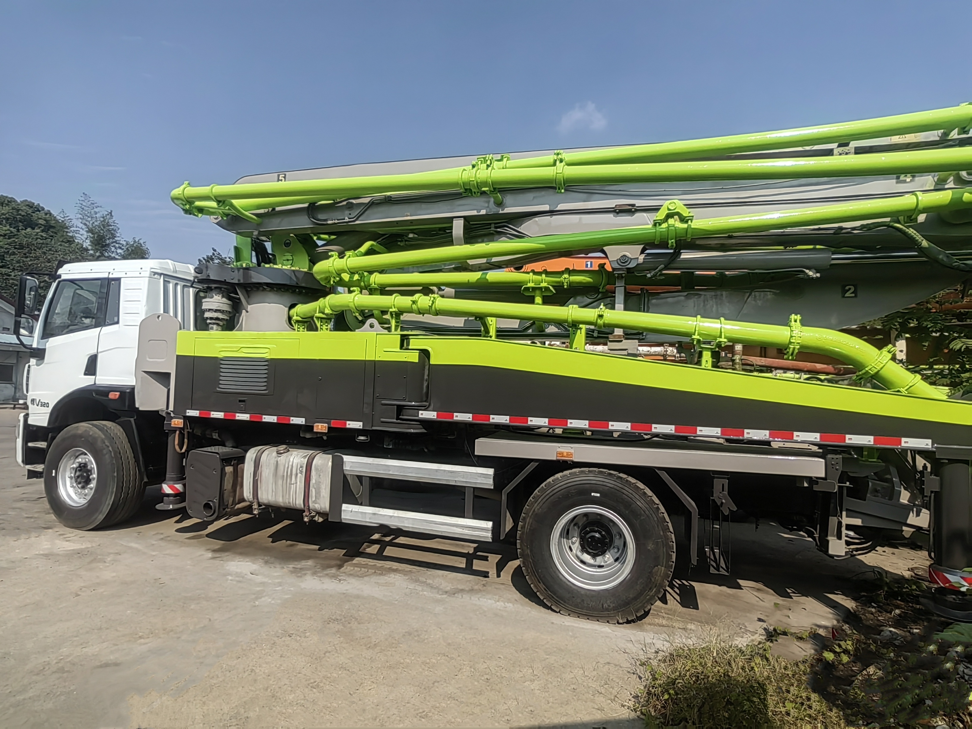 Zoomlion Concrete Pump Truck 37m