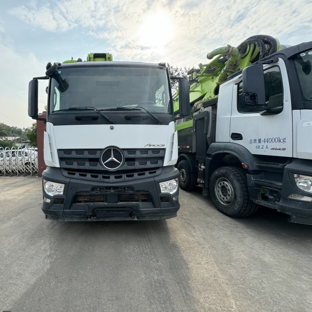 ZOOMLION Concrete Pump Truck 62m