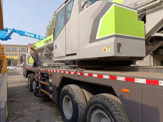 ZOOMLION Truck Crane 55T