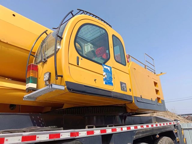 XCMG Truck Crane 180T