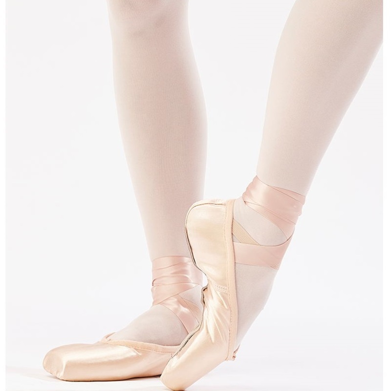 Classic Pointe Shoe Gabymar