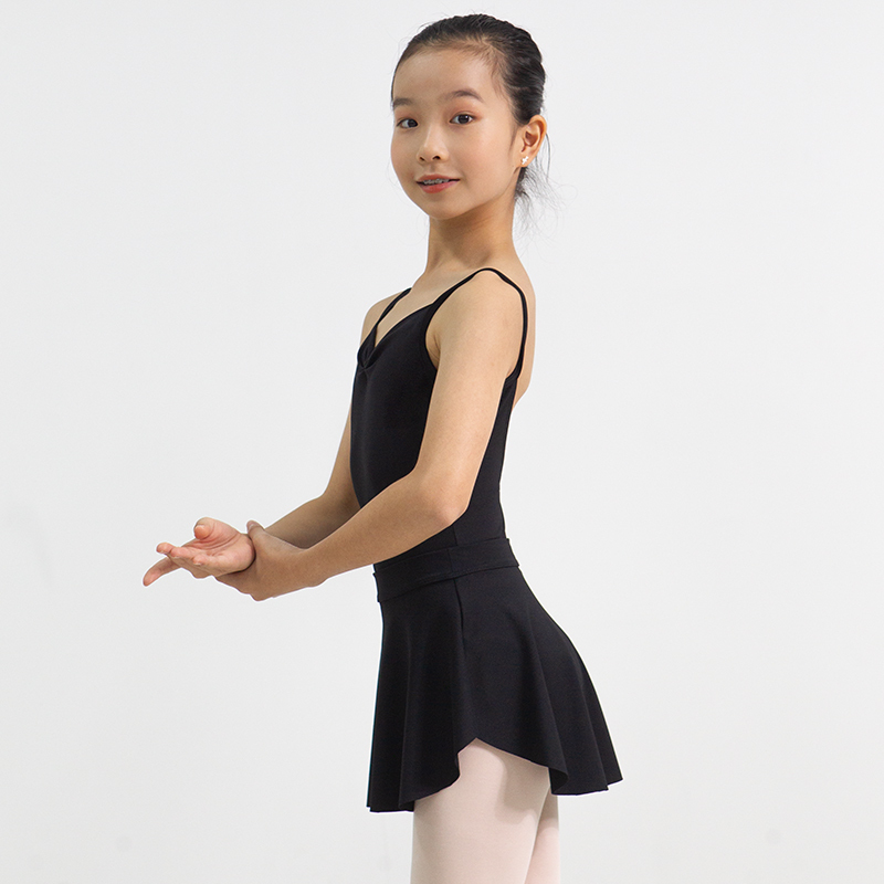 knitted cloth round skirts in the shape of  lotus leaves