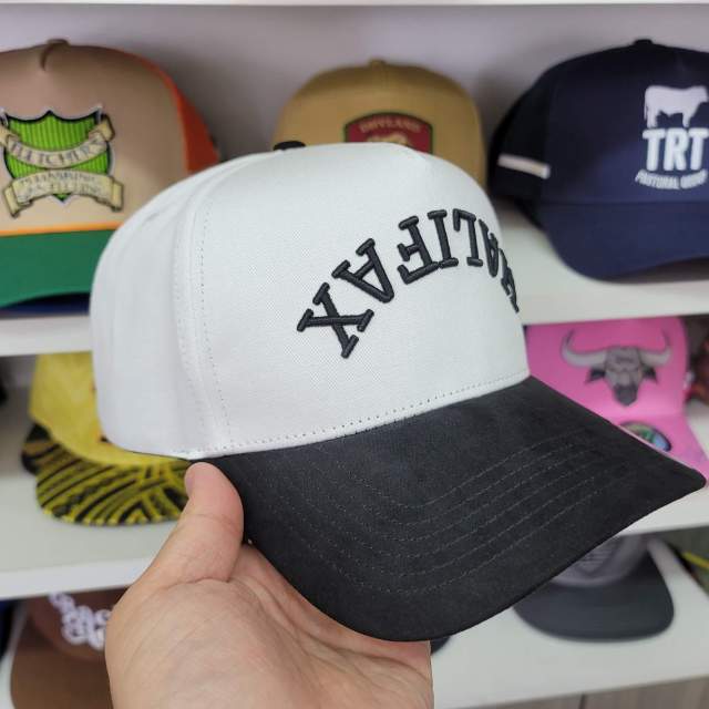 Baseball Cap - CMC-1107 (100% Cotton Off White Crown Hat Black Visor Two Tone Upside Letter 3D Embroidery Baseball Cap Manufacturer)