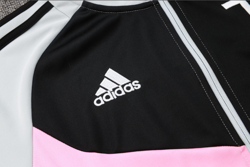 24-25 Juventus Zipper Training Kit