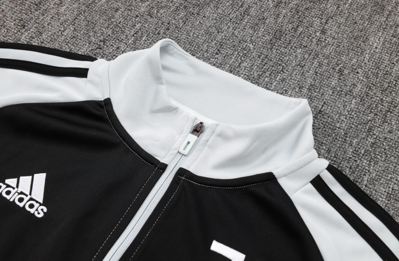 24-25 Juventus Zipper Training Kit
