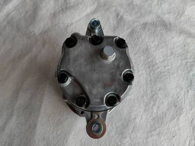 7B10 1A 115MM R134a for Komatsu Excavator
