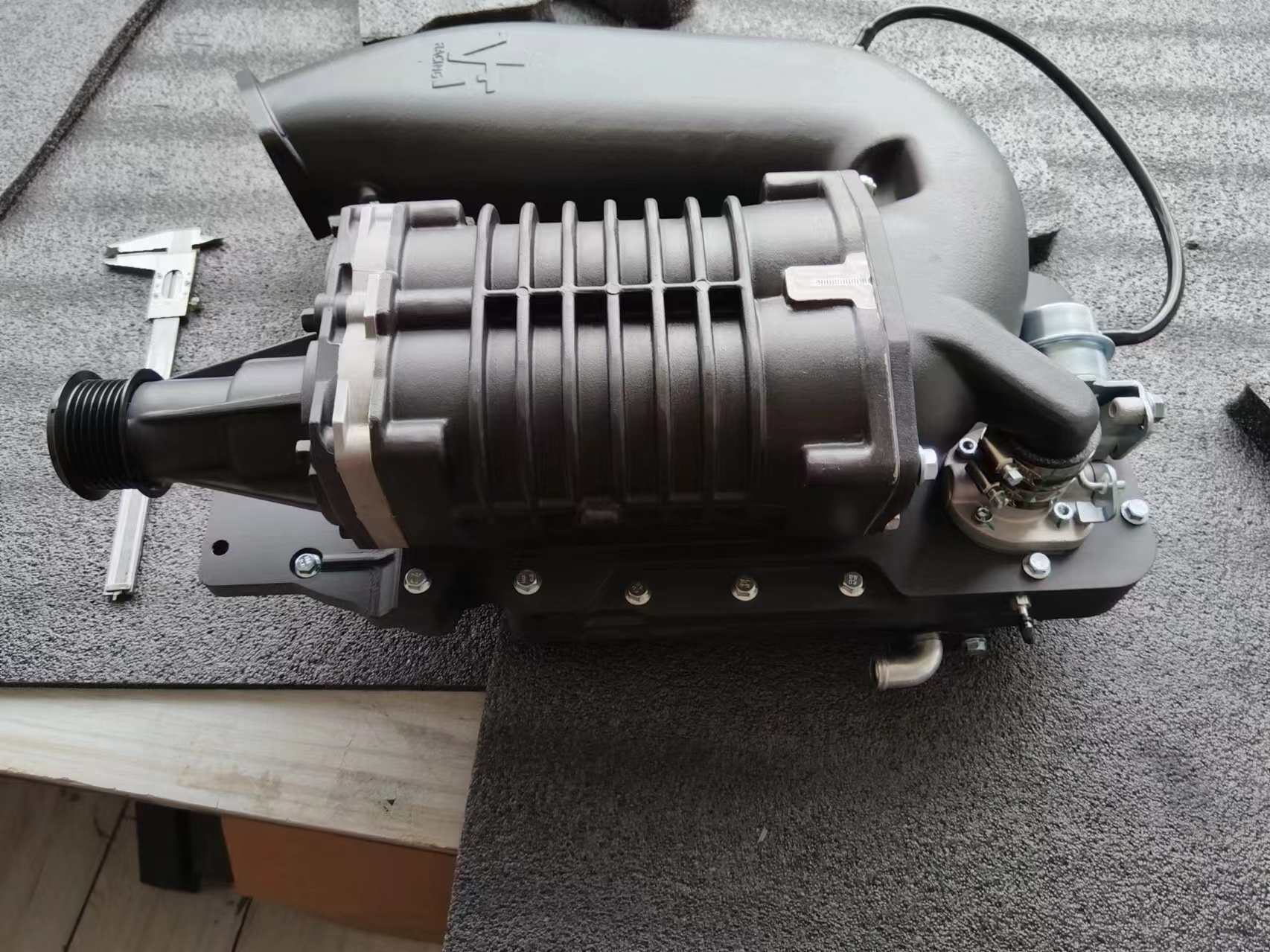 Nissan Patrol/Navara 4.0L VQ40 VT Supercharger kit