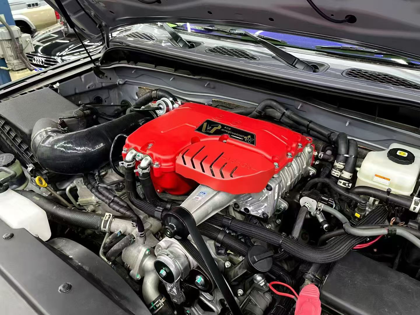 Toyota FJ Cruiser 4.0L 1GR-FE VT TVS1320 Supercharger Kit