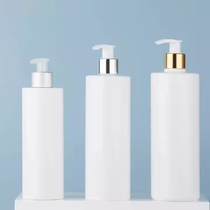 PET bottle with gold silver lotion pump