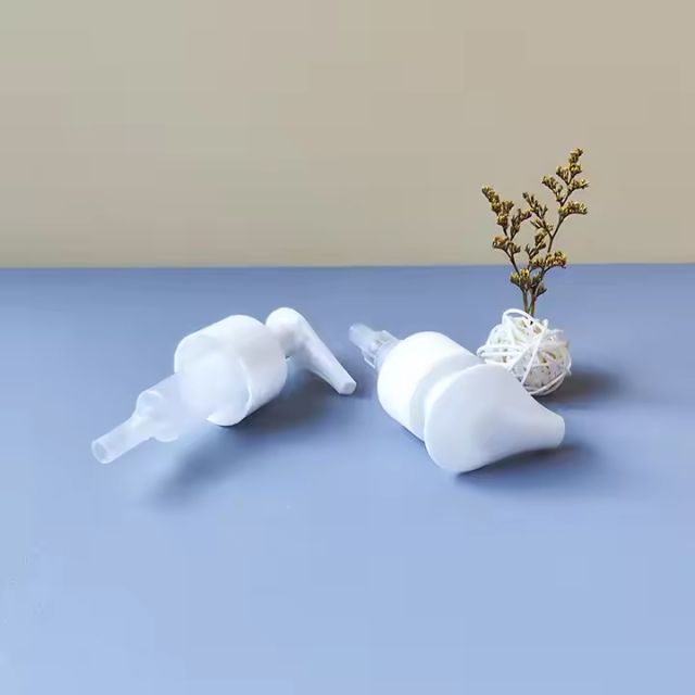 Plastic white twist Lotion Pump screw down lock shampoo pump