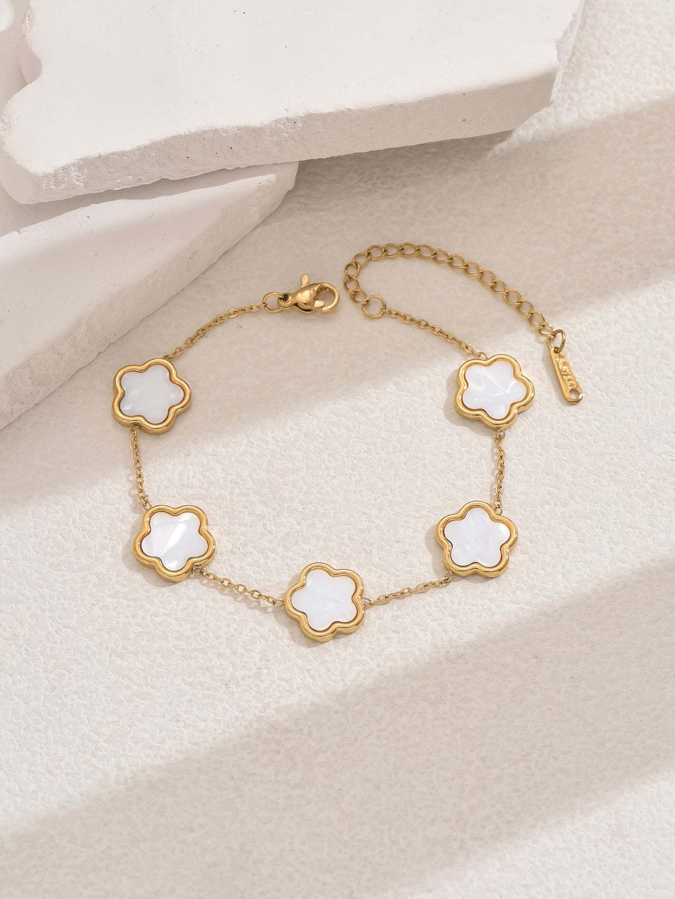 18K Gold Plated 一件时尚简约通勤贝壳花朵高级感女款链条手链