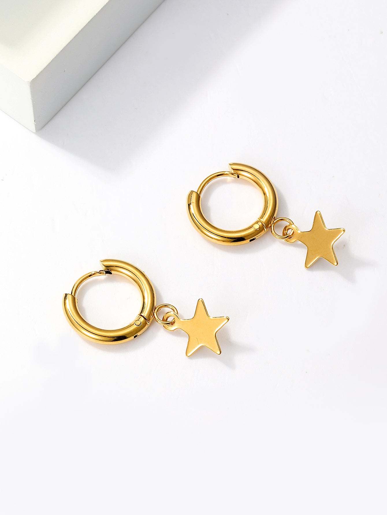 18K Gold Plated 1对时尚经典百搭个性高级感星星女款耳环耳坠