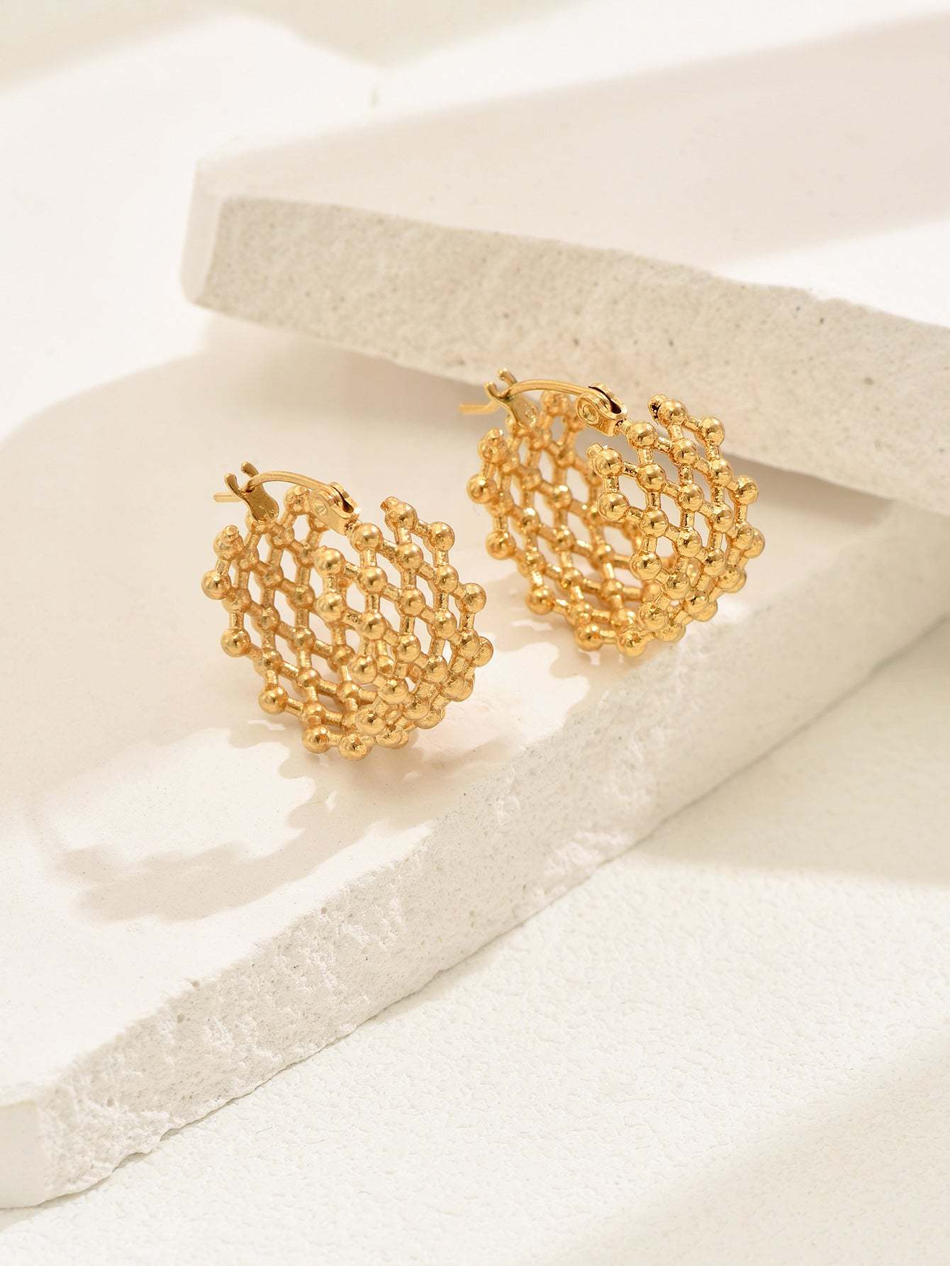 18K Gold Plated 一对时尚个性简约通勤复古休闲镂空设计网格状耳坠女款耳圈耳环