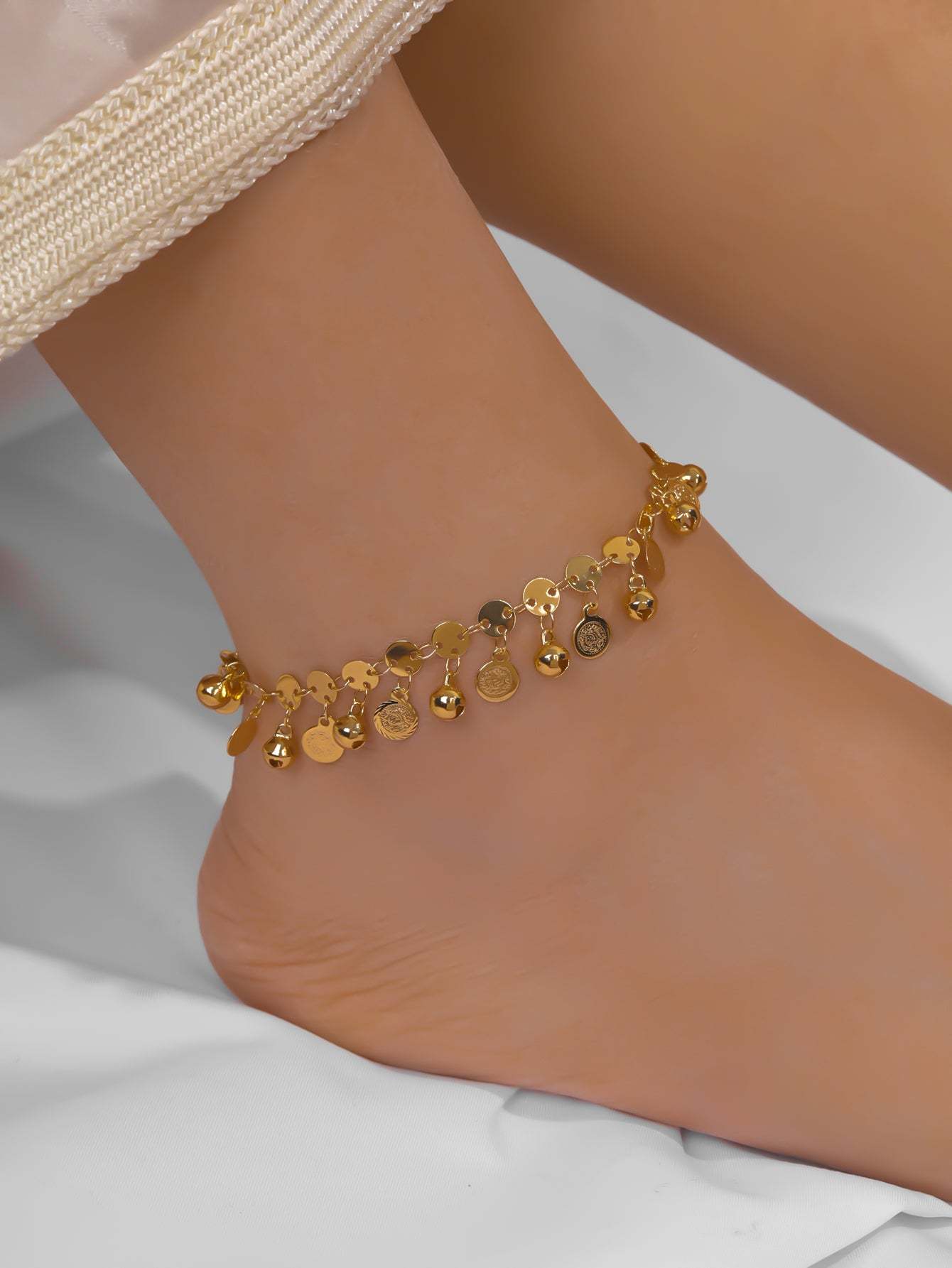 18K Gold Plated 一件时尚简约精致复古沙滩气质百搭古币铃铛可调节休闲通勤女士脚链