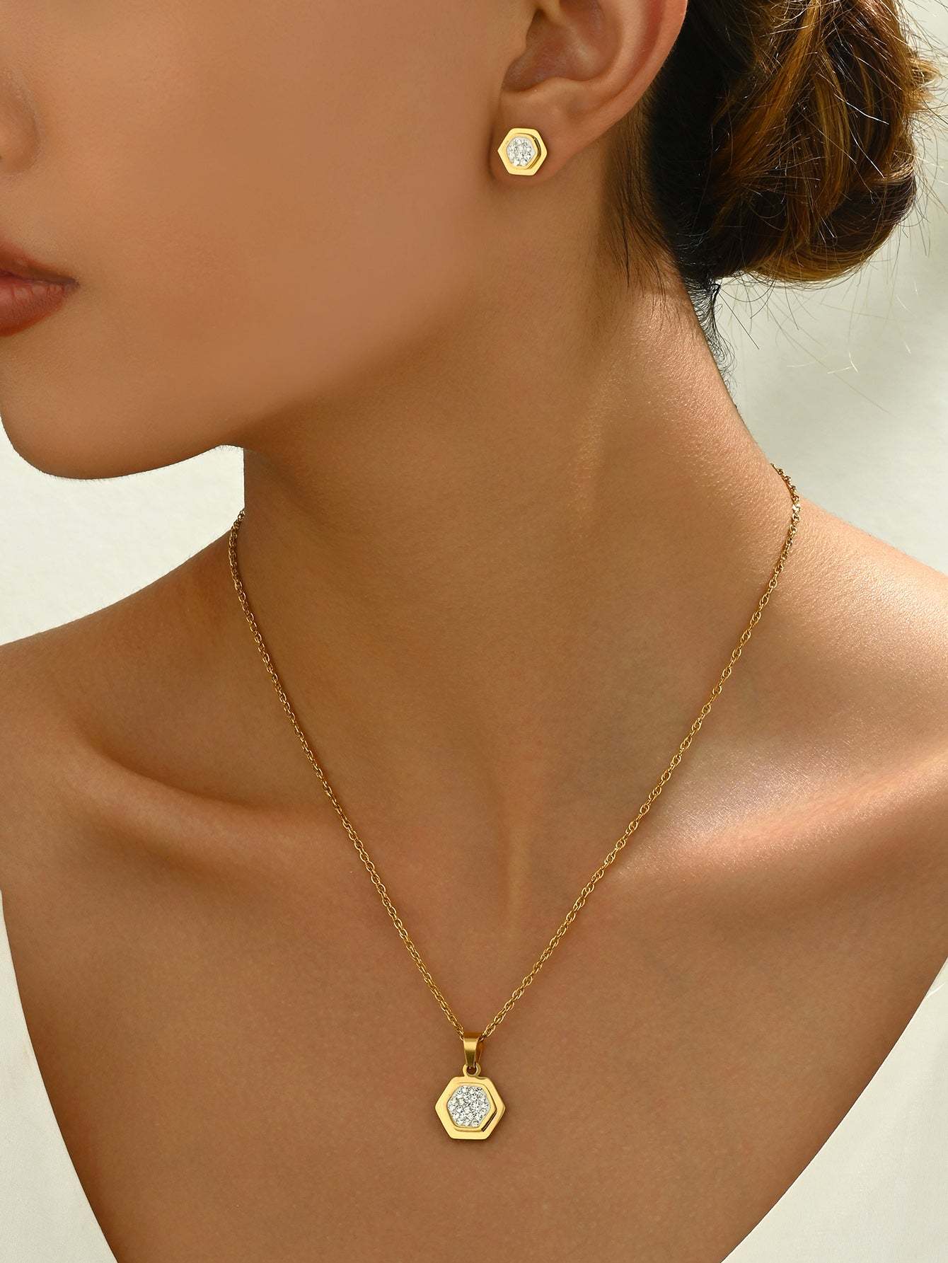 18K Gold Plated 三件套时尚复古简约大气通勤精致J几何耳环项链女款套装