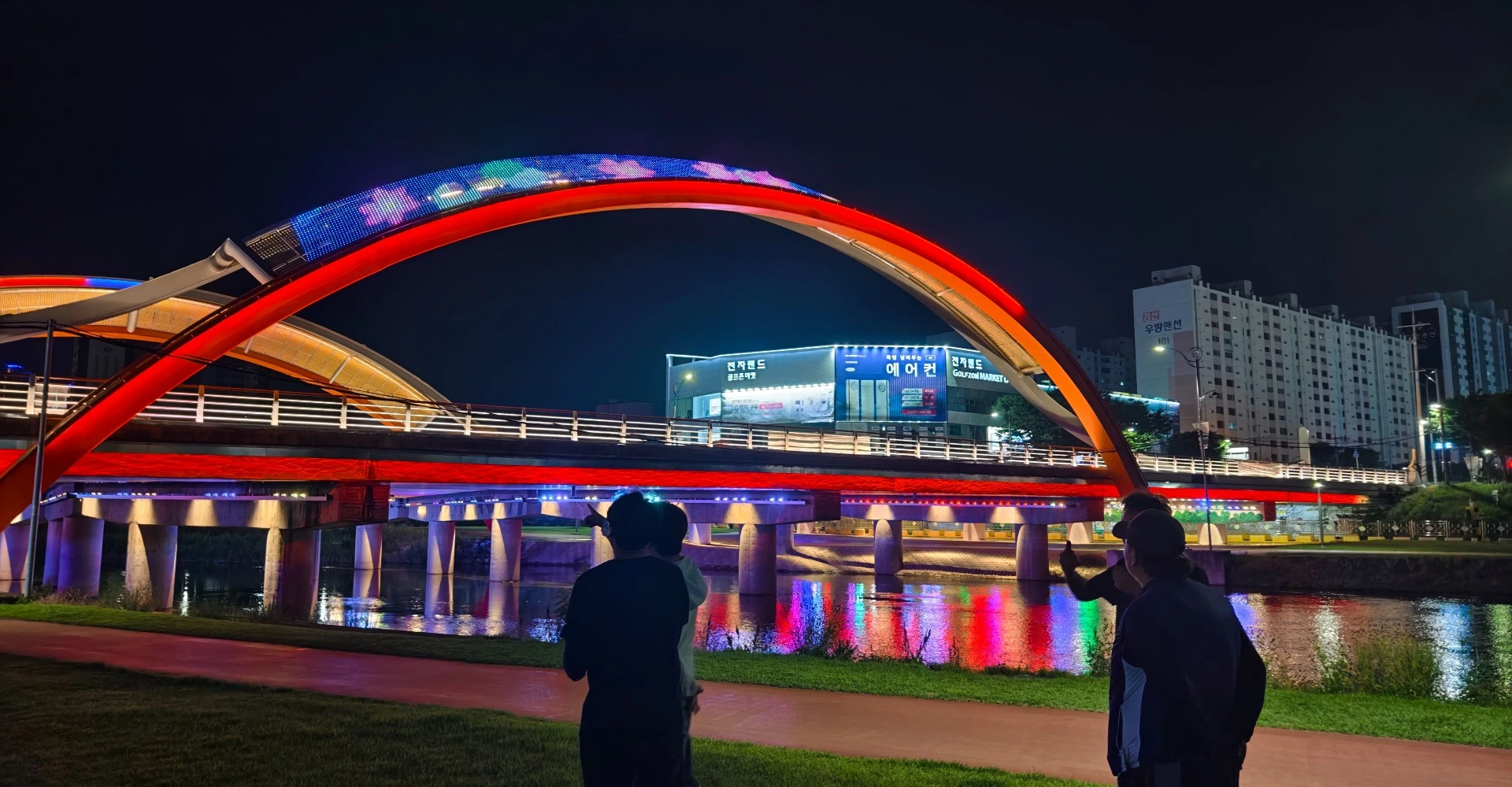 transparent mesh LED screen for bridge lighting