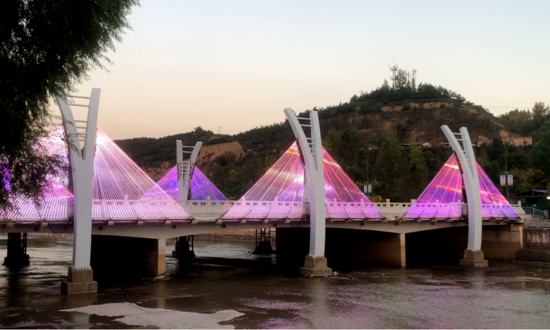 Urban bridge linear LED display lighting