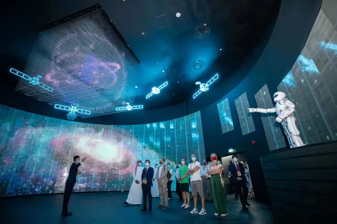 3D Volumetric LED display for realistic 3D images