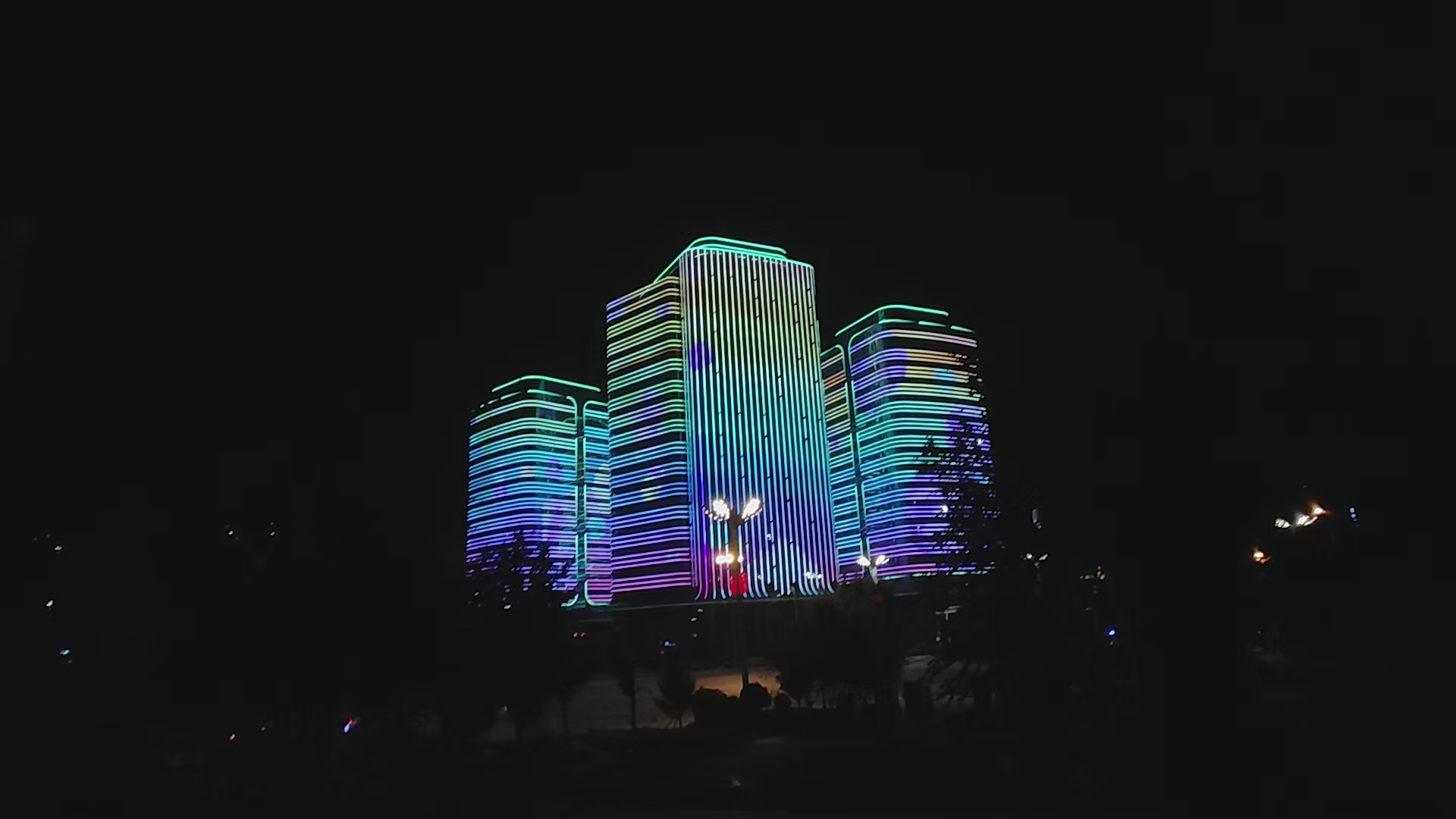 Building facade nightscape with 3D linear LED lighting