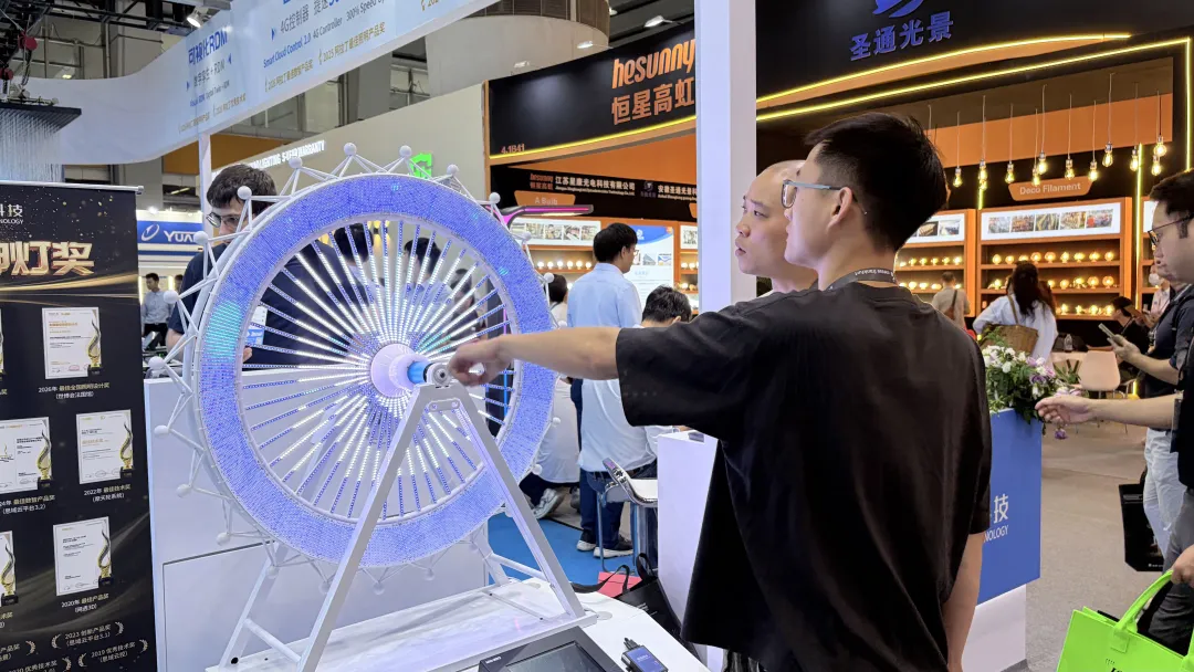 Interactive Ferris Wheel 3D lighting installation