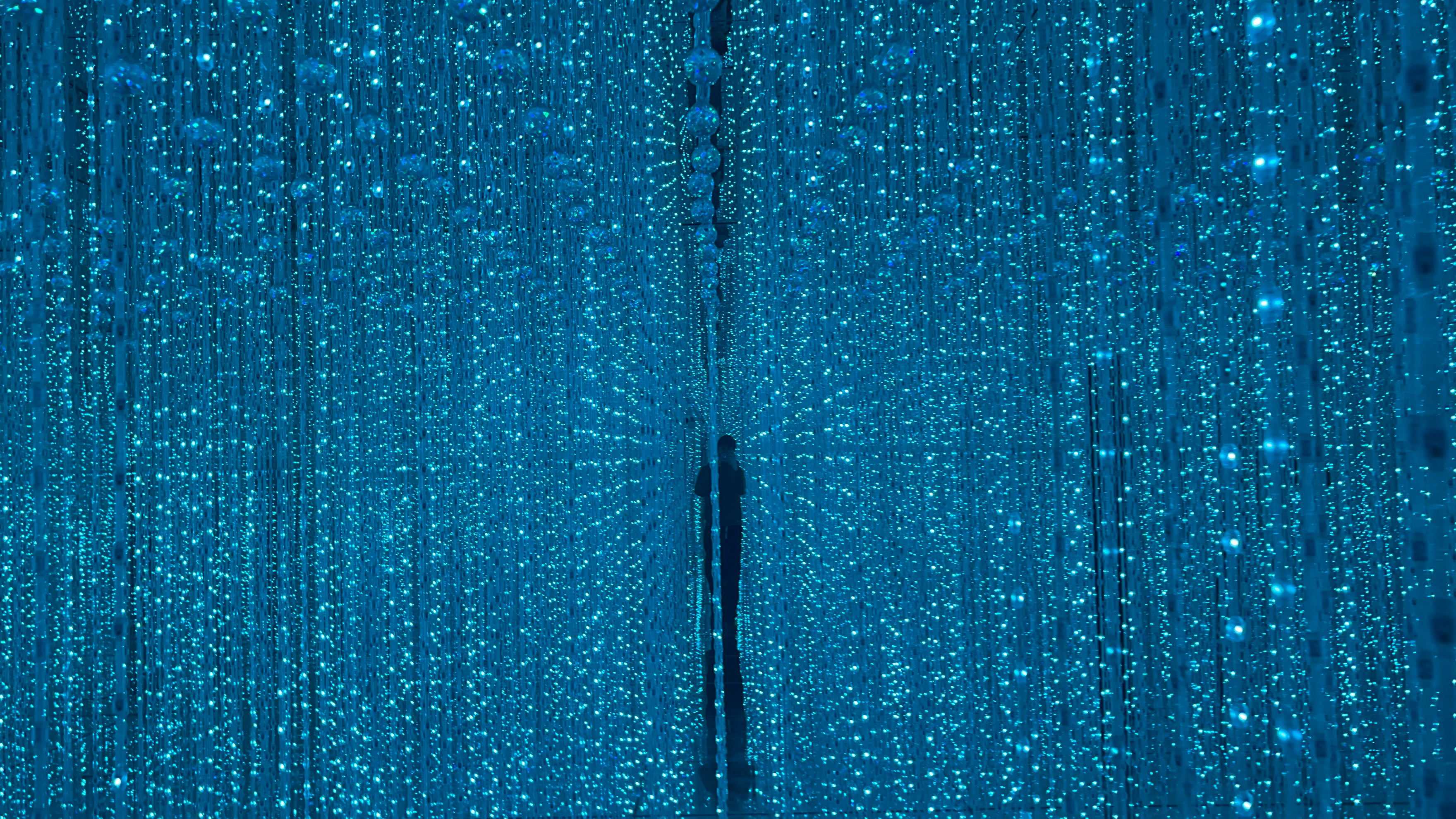 3D LED art inside Tashkent Magic City entertainment hub.(3D LED-искусство в развлекательном центре Magic City Ташкент.)