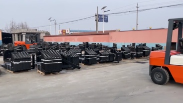 Hydraulic Diesel Forklift Truck with Side Shift Optional,Manufacturer of Skid Steer Attachments, Forestry Mulcher, Remote Control Lawn Mower ...