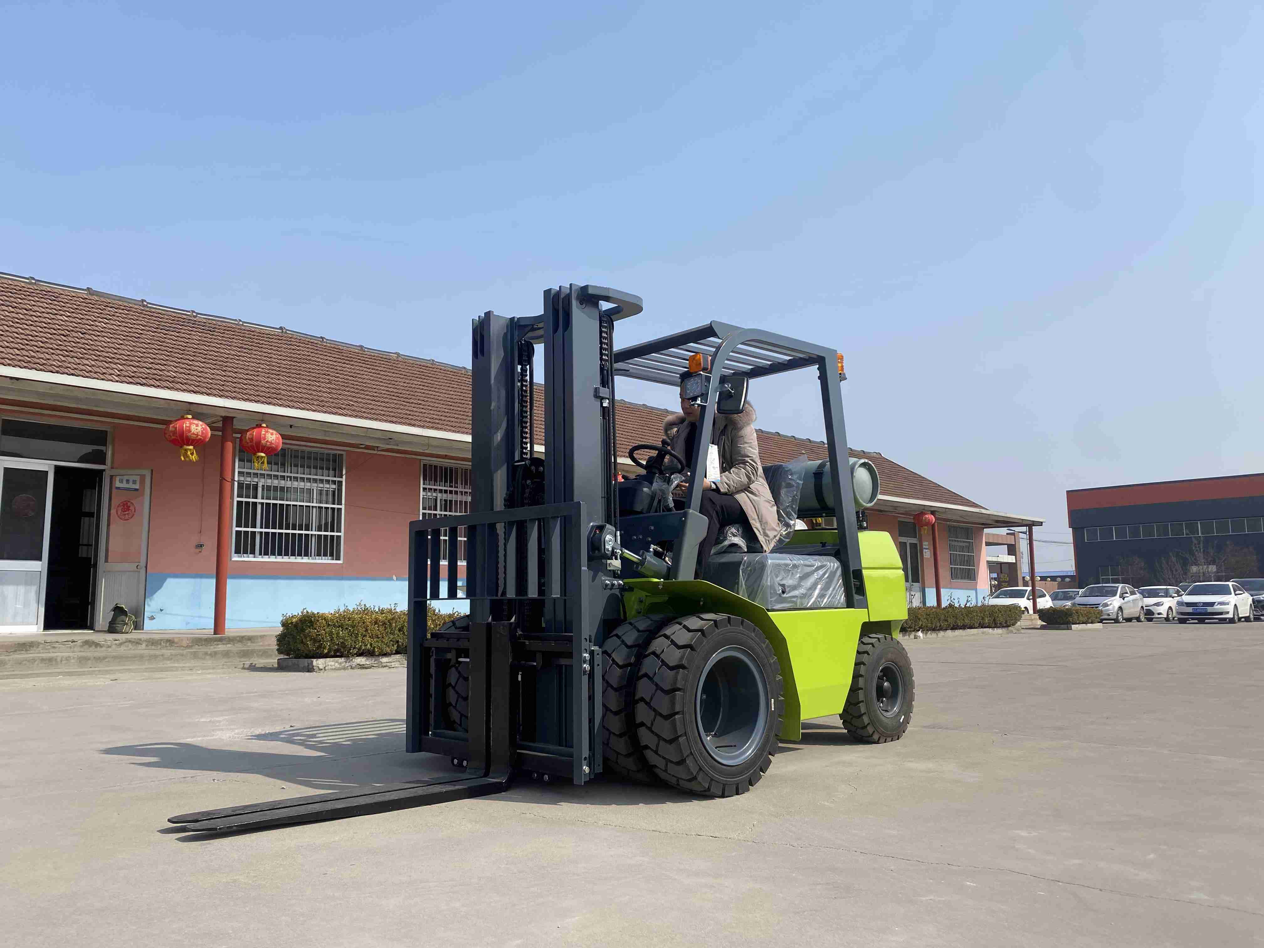 LPG Engine Gasoline Gas Forklift 3Tons Fork Positioner Side Shifter,Manufacturer of Lawn Mower, Diesel forklift, Electric forklift, Stacker truck, Scissor lift … 