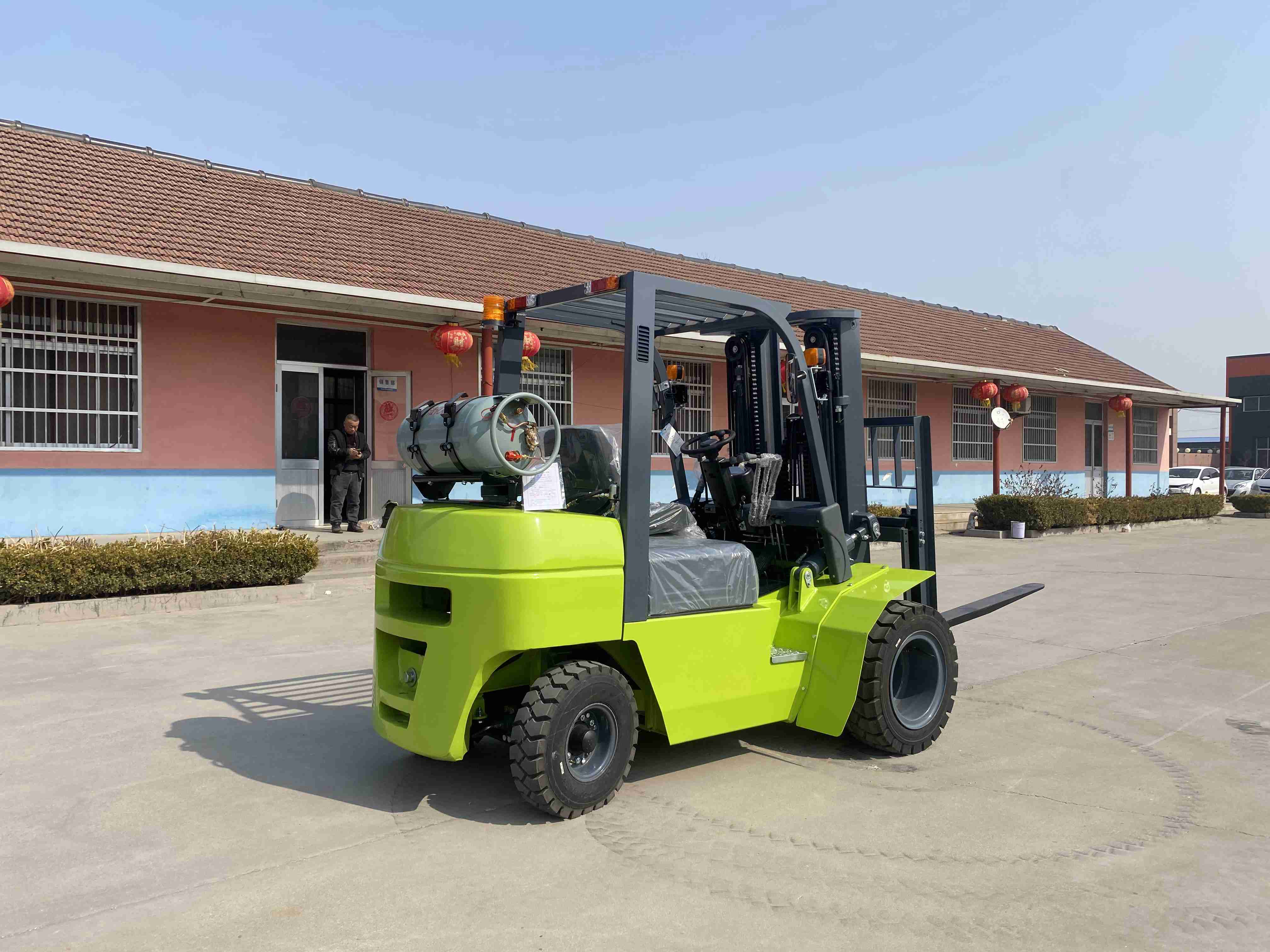 LPG Engine Gasoline Gas Forklift 3Tons Fork Positioner Side Shifter,Manufacturer of Lawn Mower, Diesel forklift, Electric forklift, Stacker truck, Scissor lift … 