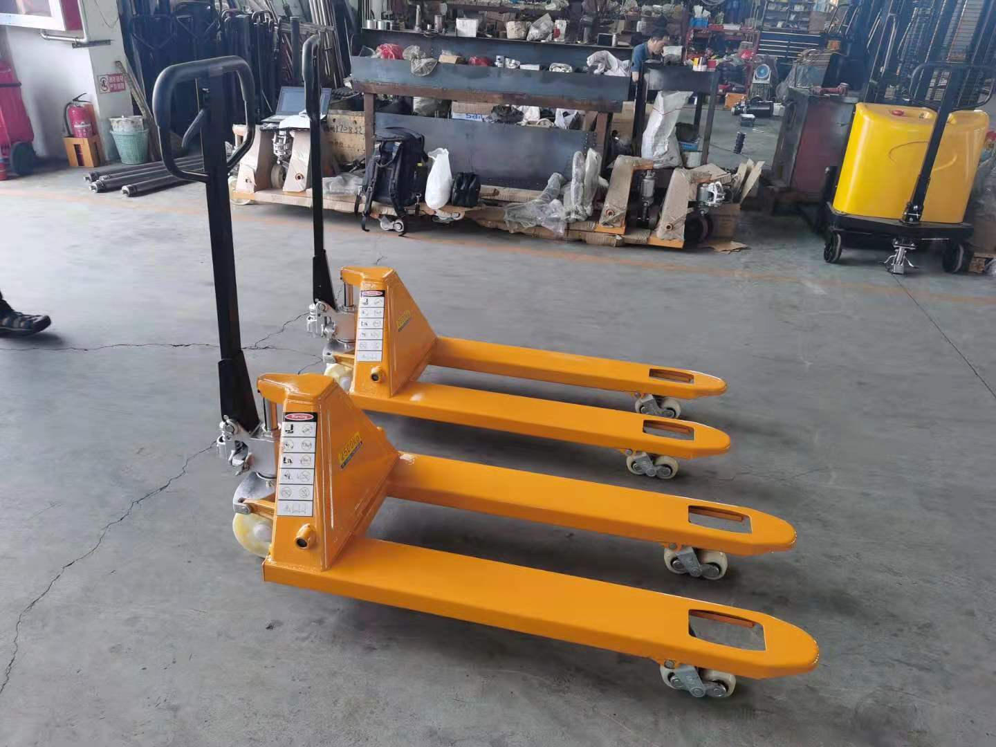 Manual Pallet Trucks for Lightweight Material Handling Easy to Operate and Maintain for Small Businesses,Manufacturer of Lawn Mower, Diesel forklift, Electric forklift, Stacker truck, Scissor lift … 