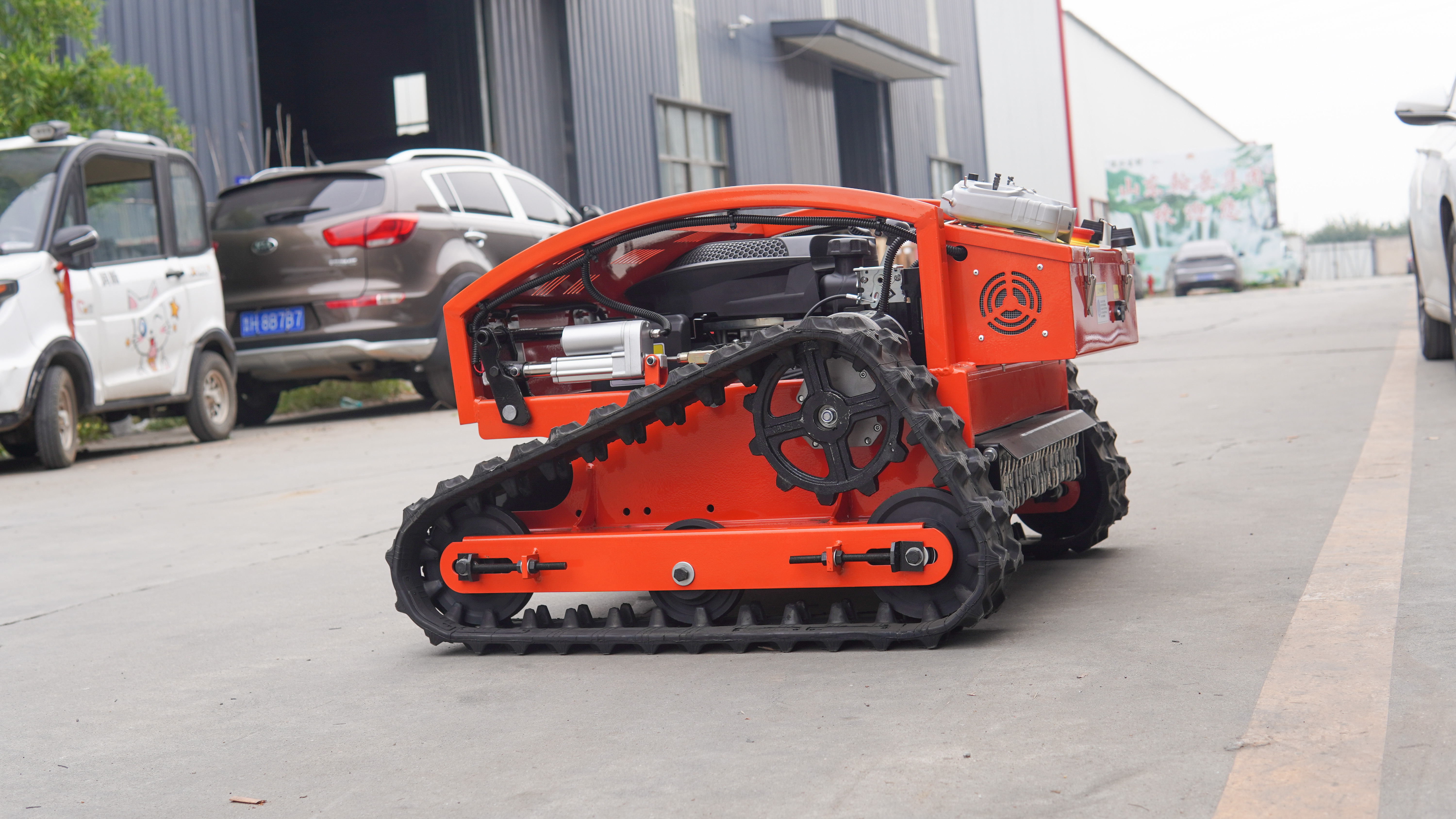 Lawn Mowers with Snow Shovel,Manufacturer of Lawn Mower, Diesel forklift, Electric forklift, Stacker truck, Scissor lift … 