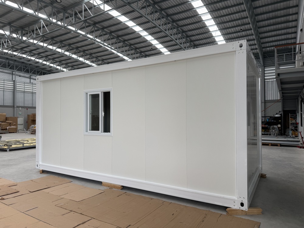 Makahaus บ้านน็อคดาวน์ 3x6x2.8m ราคาถูก พร้อมส่ง แข็งแรง ปรับแต่งได้ ใช้เป็นบ้านพัก ร้านค้า รีสอร์ท ออฟฟิศ