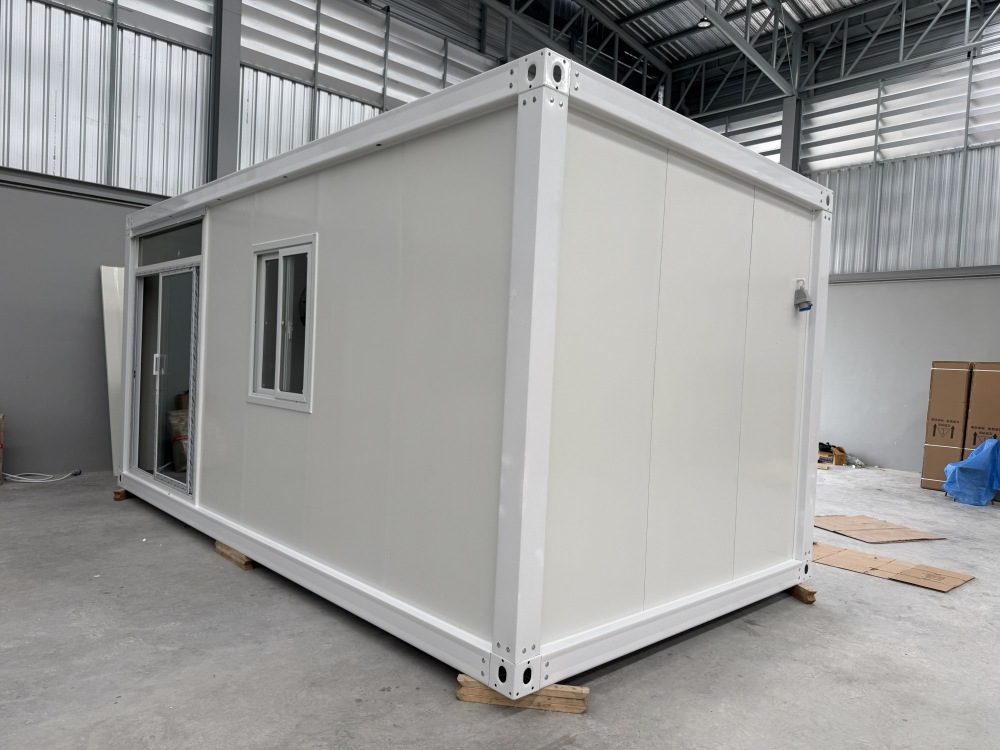 Makahaus บ้านน็อคดาวน์ 3x6x2.8m ราคาถูก พร้อมส่ง แข็งแรง ปรับแต่งได้ ใช้เป็นบ้านพัก ร้านค้า รีสอร์ท ออฟฟิศ