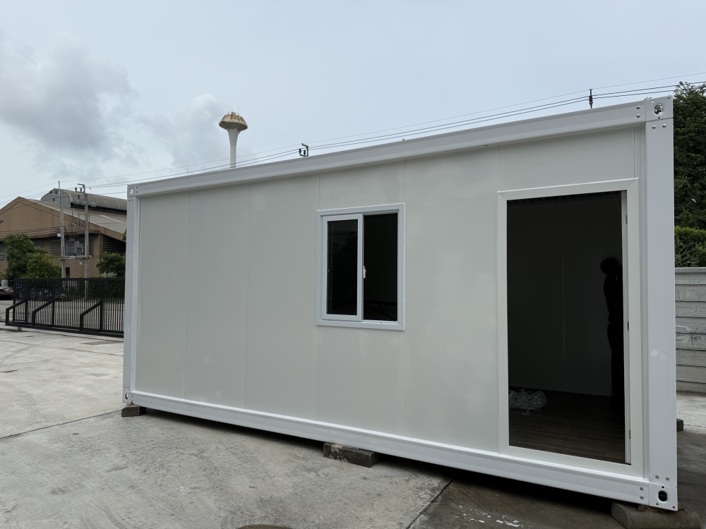 Makahaus บ้านน็อคดาวน์ 3x6x2.8m พร้อมอแอร์ ราคาถูก พร้อมส่ง แข็งแรง ปรับแต่งได้ ใช้เป็นบ้านพัก ร้านค้า รีสอร์ท ออฟฟิศ