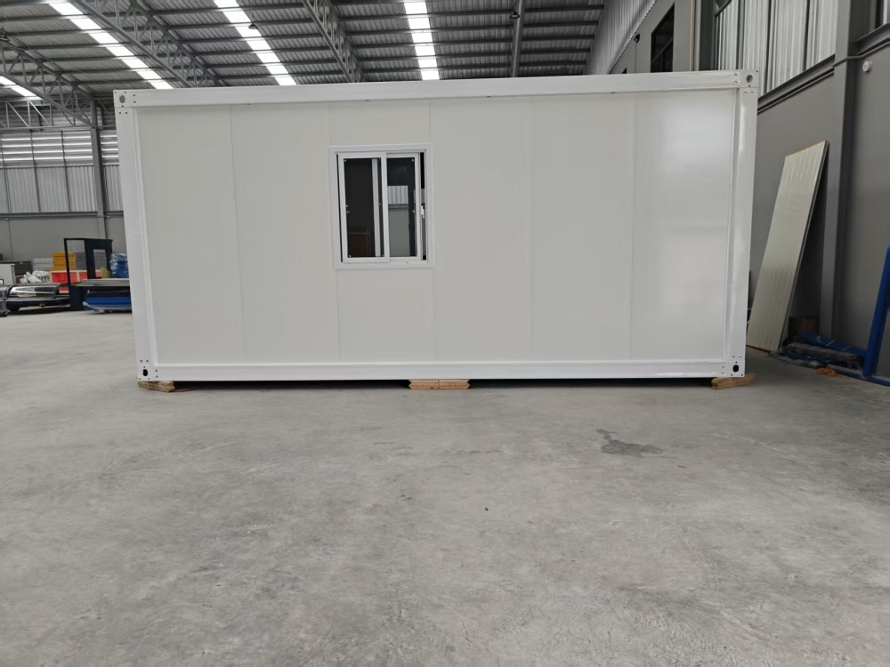 Makahaus บ้านน็อคดาวน์ 3x6x2.8m พร้อมอแอร์ ราคาถูก พร้อมส่ง แข็งแรง ปรับแต่งได้ ใช้เป็นบ้านพัก ร้านค้า รีสอร์ท ออฟฟิศ