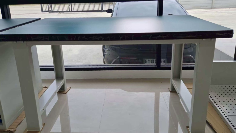 Heavy-duty Workbench โต๊ะทำงานหนัก 1500*750*800mm พื้นผิวผสม 50mm ความสามารถรับน้ำหนัก 1000kg