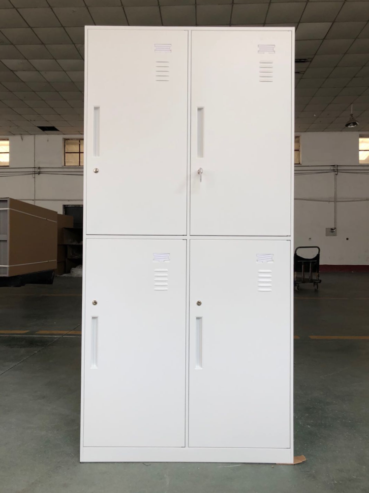 Pure white four-door locker ตู้ล็อกเกอร์สี่บานสีขาวล้วน พร้อมกระจกที่บานประตูบนและล่าง ตู้เสื้อผ้าสำหรับหอพักพนักงานและฟิตเนส มีสินค้าพร้อมส่งแบบประกอบสำเร็จ.
