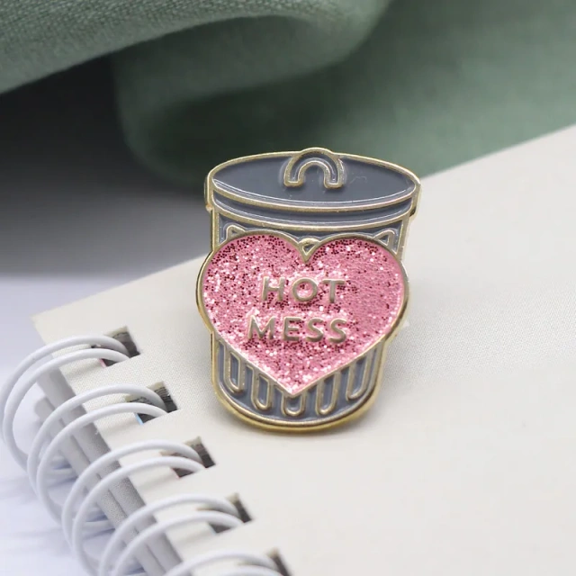 Custom Fashion Metal Badge Glitter Animal Cartoon Anime Soft Enamel Pin Hard Enamel Pin Design Lapel Pin Promotion Gifts