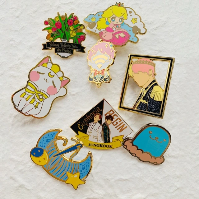 Custom Metal Pin Badge Logo Manufacturer Cute Cartoon Anime Glitter Rose GoldHard Enamel Pin Soft Custom Enamel Lapel Pins