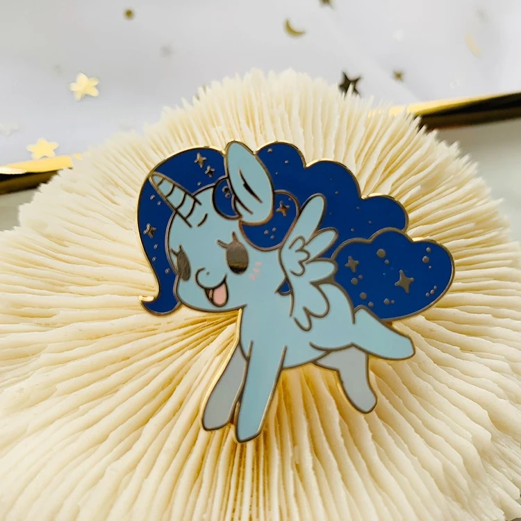 China Factory No Minimum Custom Lapel Pin Metal Badge Glitter Gold Printed Logo Cartoon Anime Hard Enamel Pin Custom Soft Pin