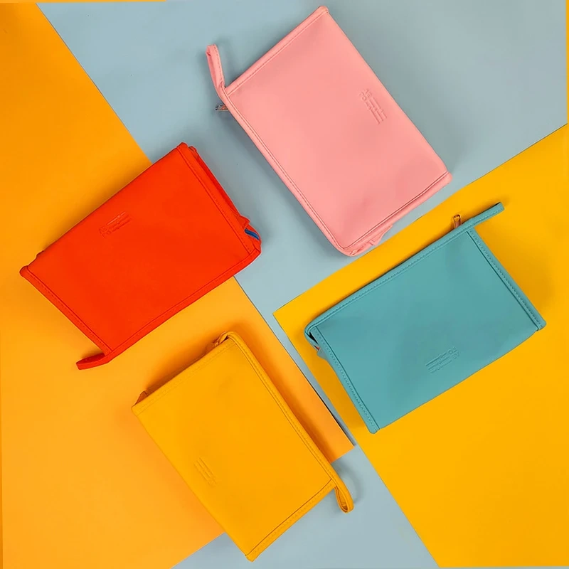 Wholesale Cute Make up Leather Makeup Bag Luxury Travel Cosmetic Bag Custom Logo Travel Electronic Accessories Organizer Pouch