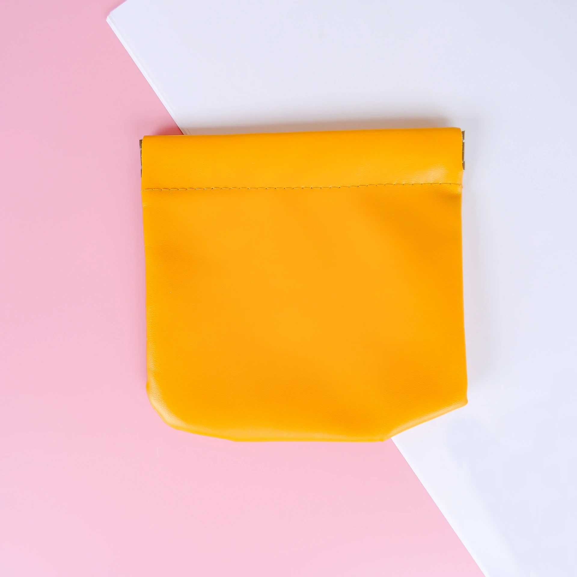 Professional Travel Small Makeup Pouch With Logo Portable Headphone Lipstick Pouch Bag Waterproof Cosmetic Pouch Packaging