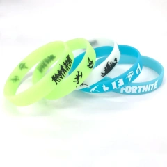 China Factory Custom Colourful Logo Brand Luminous Eco-friendly Baby Rubber Rainbow Bracelet Silicone Wristband