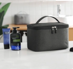 Professional Makeup Bag Travel Case for Men Nylon Portable Waterproof Make up Pouch Cosmetic Bags and Cases With Custom Logo