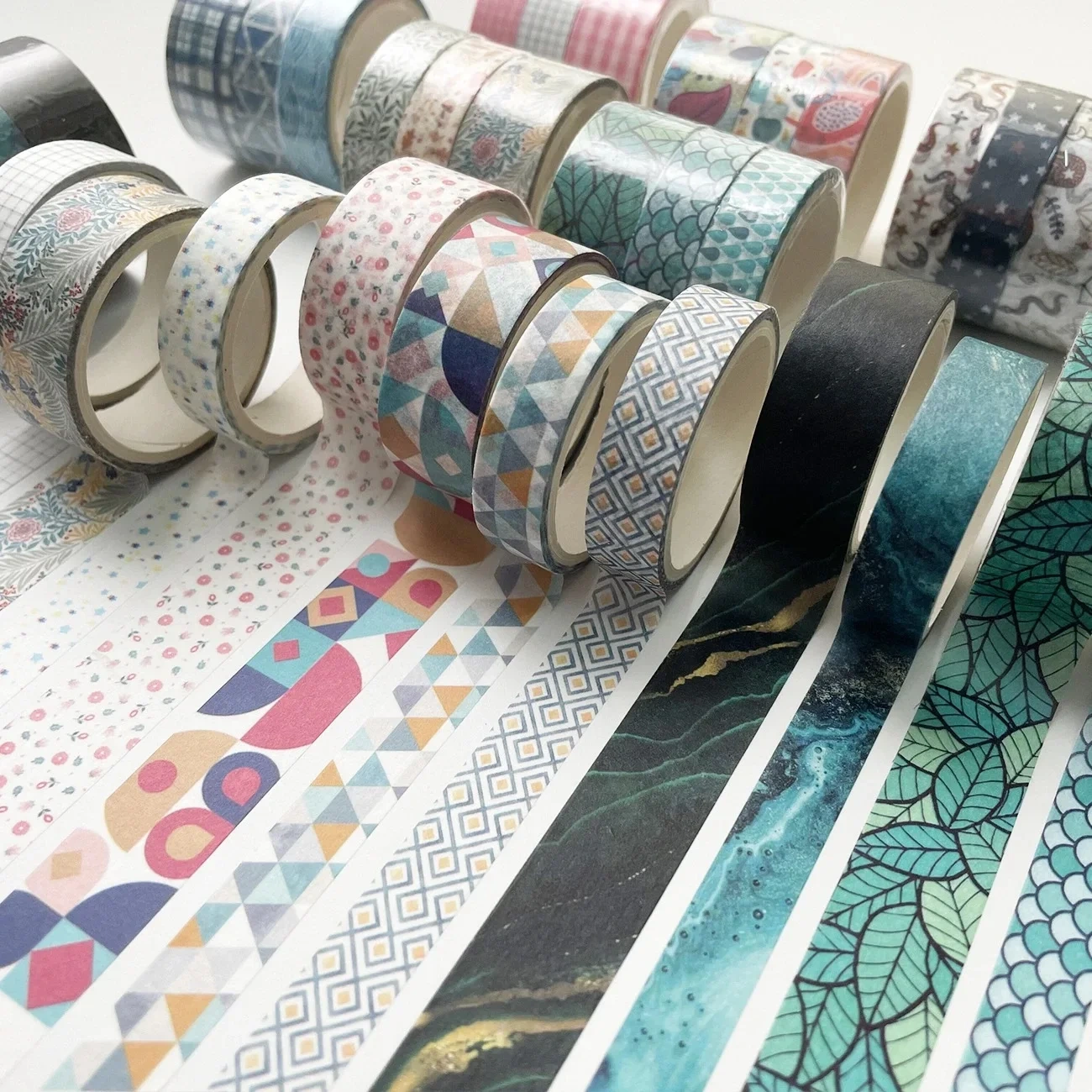 NO MOQ Japanese Washi Tape Wholesale HolographicAnime Cartoon Custom Washi Tape Printing Pet Cute Washi Tape Manufacturer