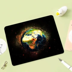 Design Wholesale Mouse Pad World Map Gaming Mouse Pad With Wireless Charger White Black RGB Big Mouse Pad Manufacturer